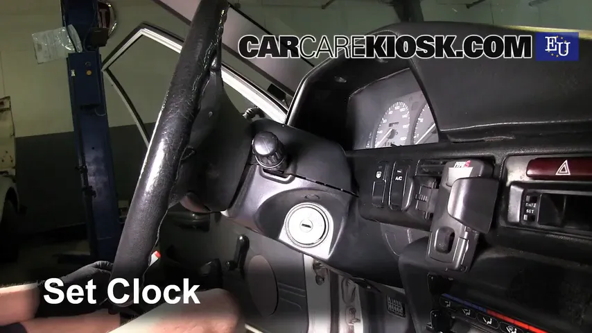 1991 Mazda 323 BG-series 1.3L 4 Cyl. Clock